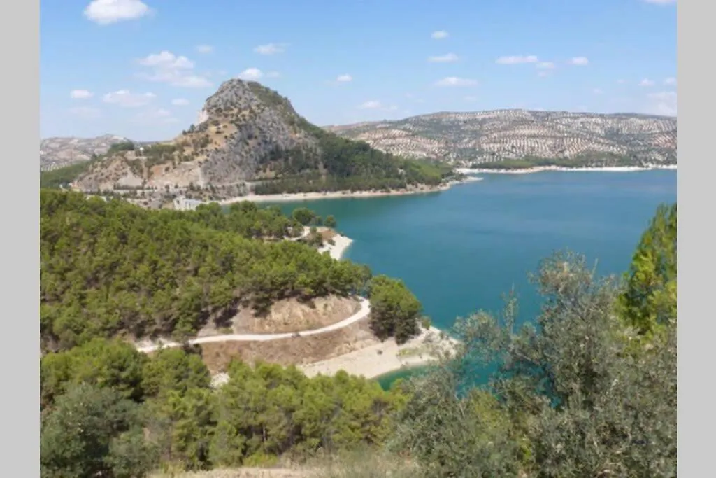 1 Bed Apartment In Ardales, Cerca El Caminito Del Rey Y Embalses  أرذاليس